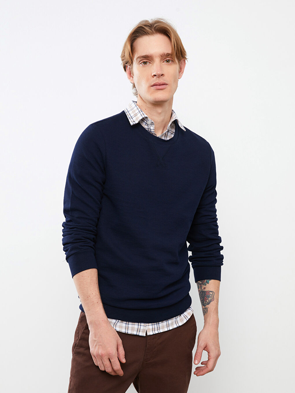 Ерлерге арналған ұзын жеңді дөңгелек жағалы свитшот