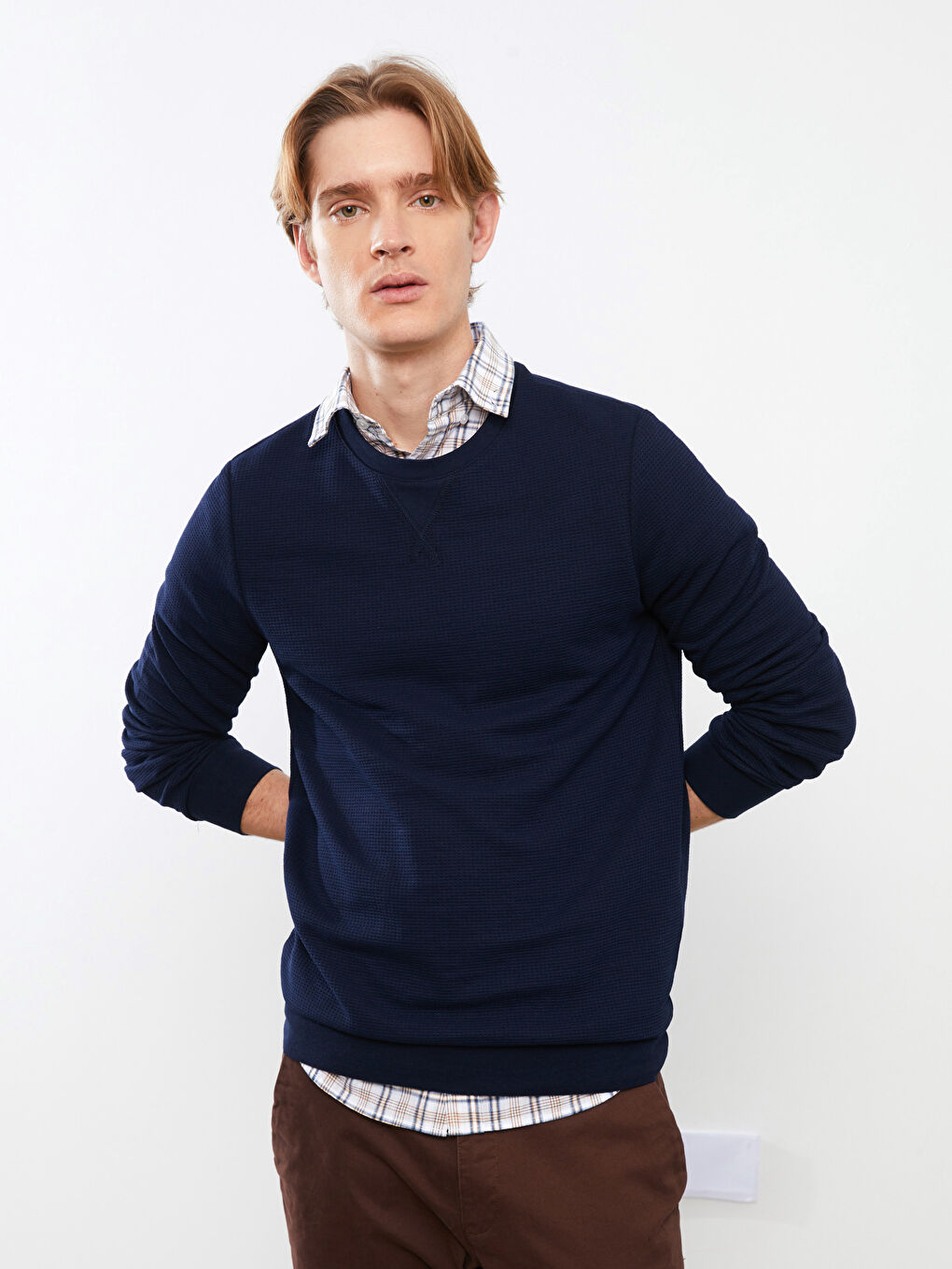 Ерлерге арналған ұзын жеңді дөңгелек жағалы свитшот-1