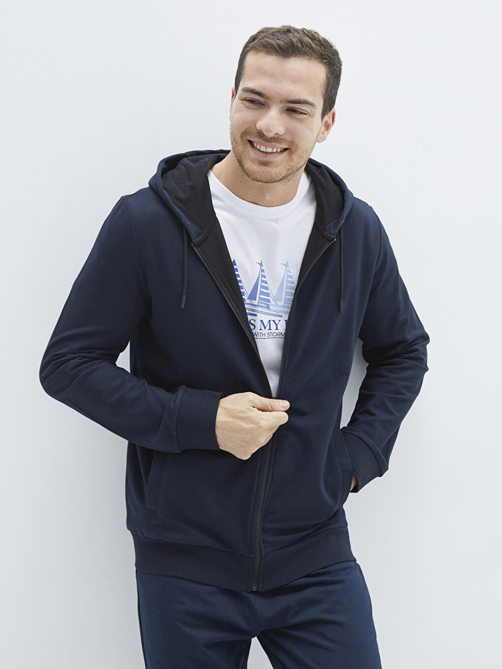 LCWAIKIKI Basic Lacivert Kapüşonlu Uzun Kollu Erkek Fermuarlı Sweatshirt