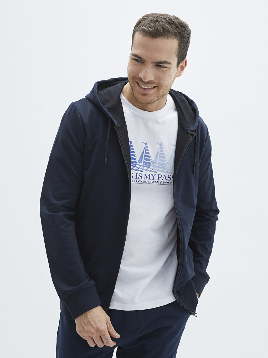 LCWAIKIKI Basic Lacivert Kapüşonlu Uzun Kollu Erkek Fermuarlı Sweatshirt - 1
