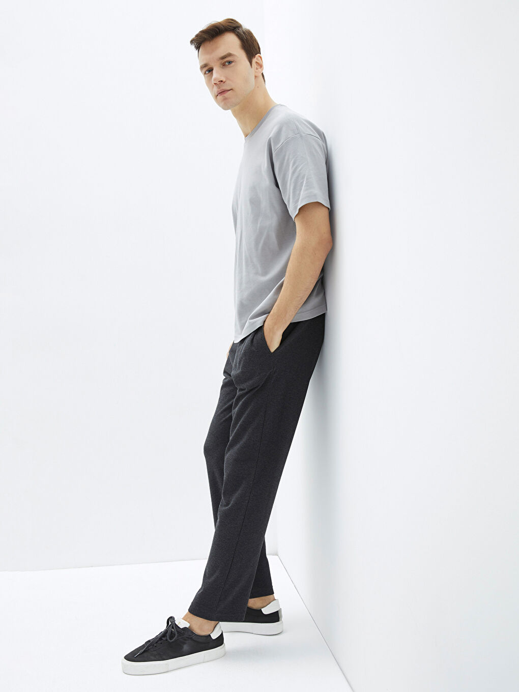 بنطلون رياضي بقصة عادية - للرجال-1