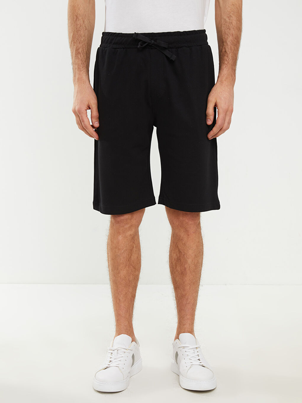 Siyah Standart Kalıp Pike Erkek Şort-2