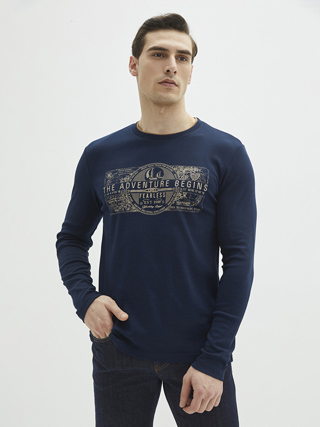 Regista 8egreedy コラボ　長袖Tシャツ　ネイビー LCWAIKIKI Classic Bisiklet Yaka Uzun Kollu Baskılı Penye Erkek