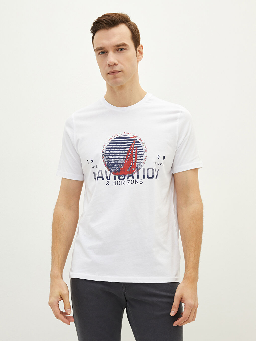 Beyaz Bisiklet Yaka Kısa Kollu Baskılı Penye Erkek Tişört-1
