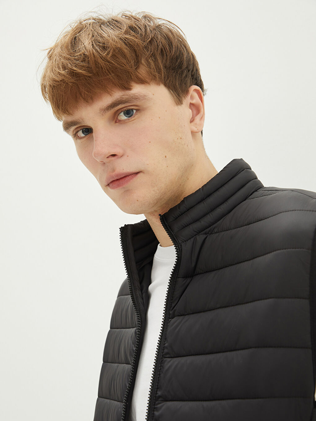 Vestă Slim Fit cu Guler Tip Pâlnie pentru Bărbați