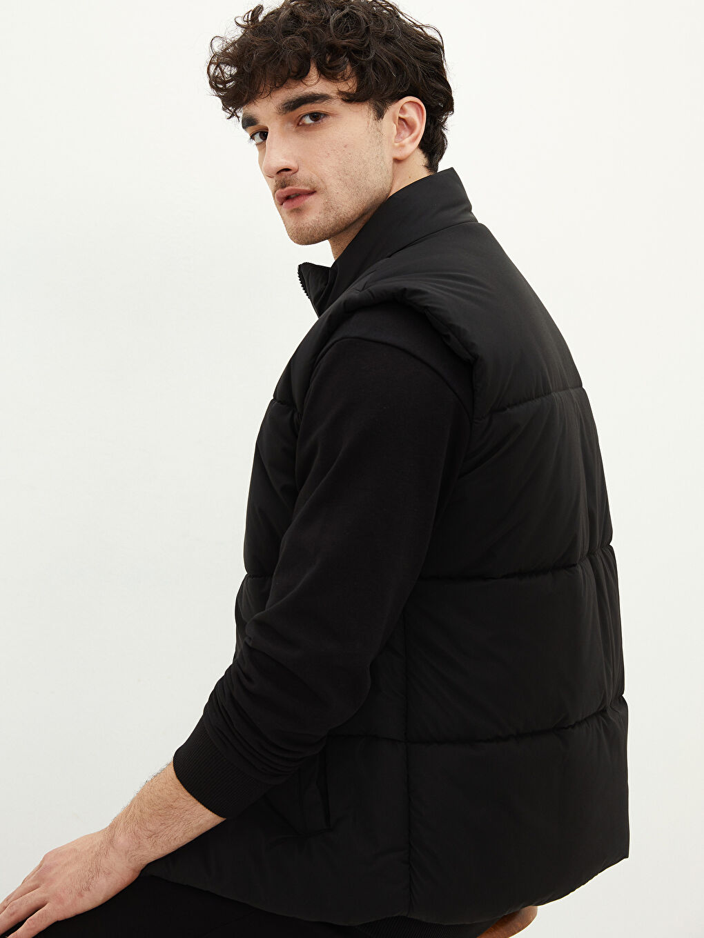 Siyah Standart Kalıp Dik Yaka Erkek Yelek