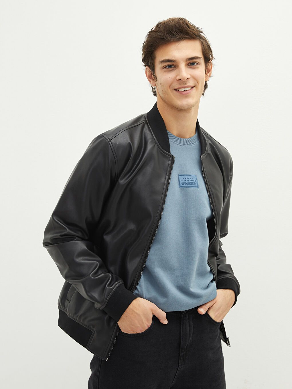 Siyah Standart Kalıp Kolej Yaka Erkek Deri Görünümlü Mont-1