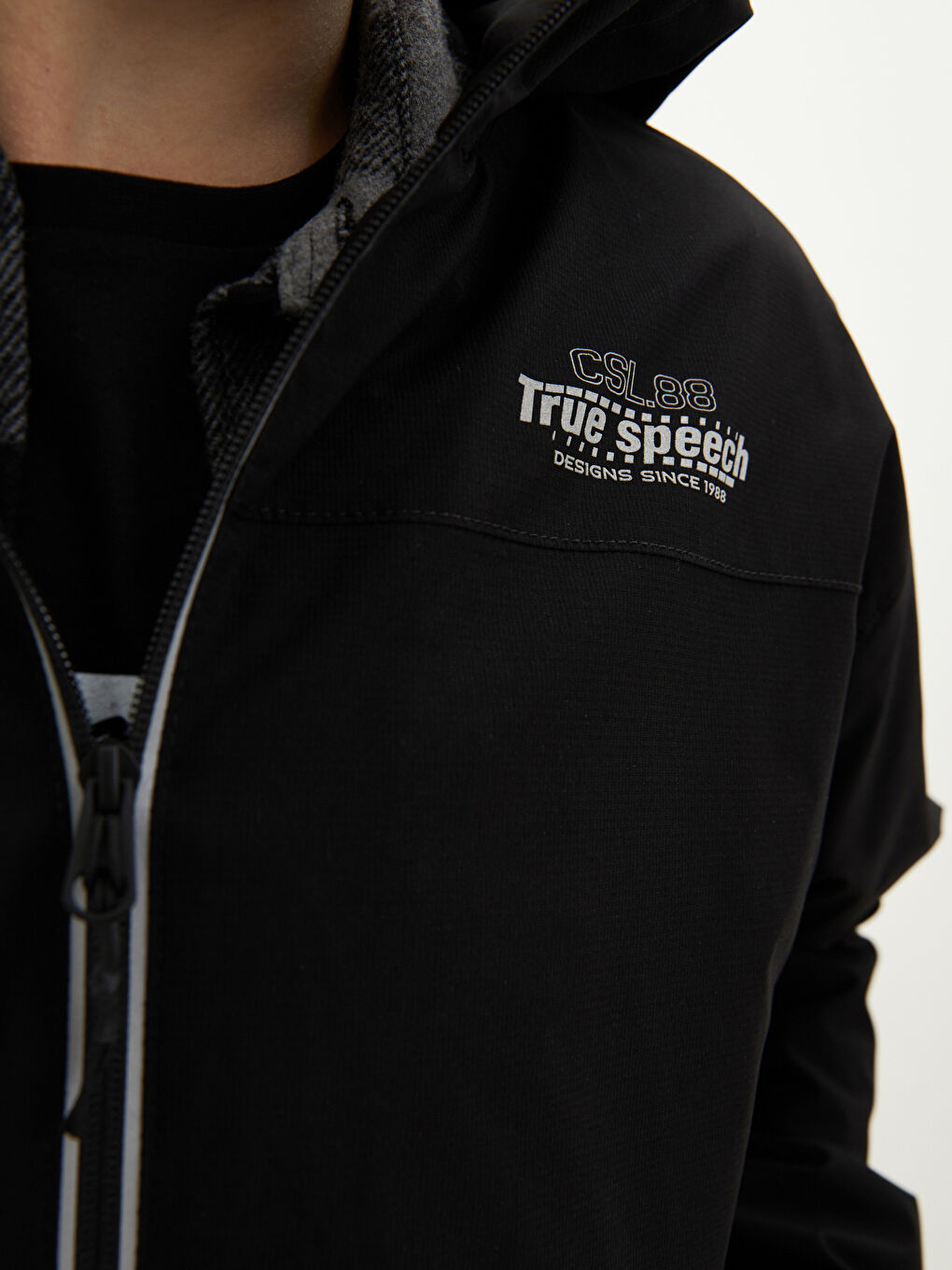 Siyah Rahat Kalıp Kapüşonlu Erkek Yağmurluk-3