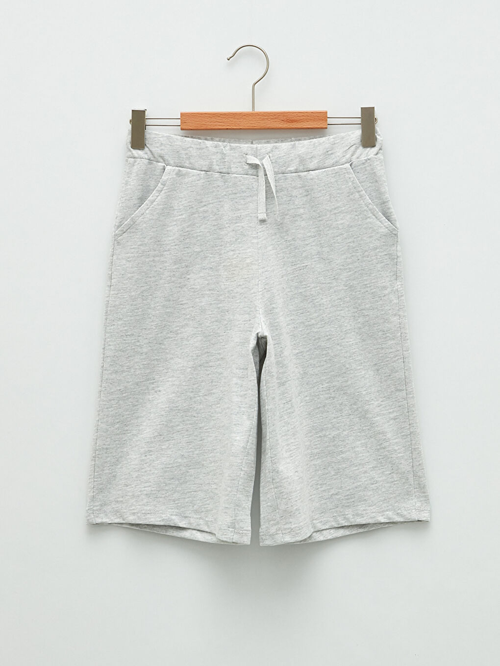 برمودا بناتي بخصر مطاطي بسيط