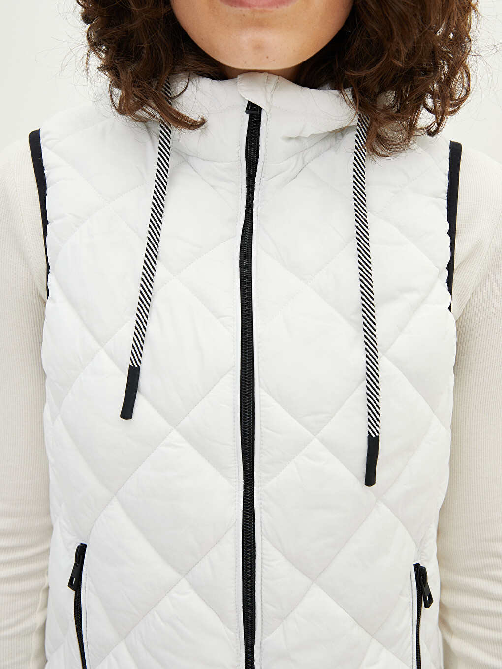 Hooded Quilted Women's Puffer Gilet-3