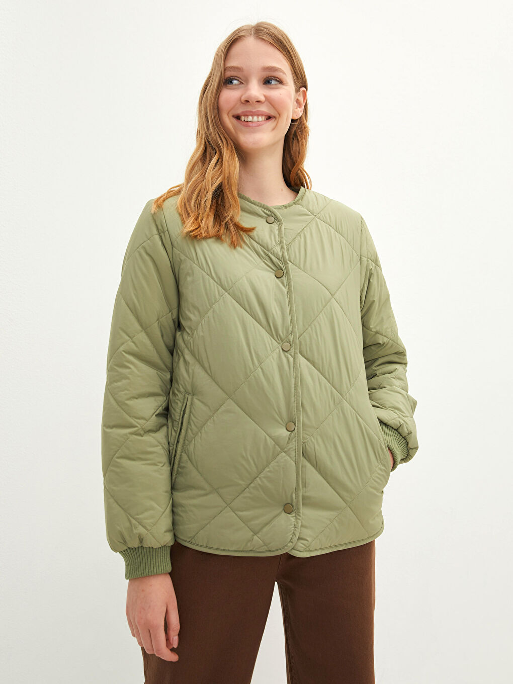 Manteau Bouffant pour Femmes à Col Rond Matelassé et à Motifs avec Poches et Manches Longues-1