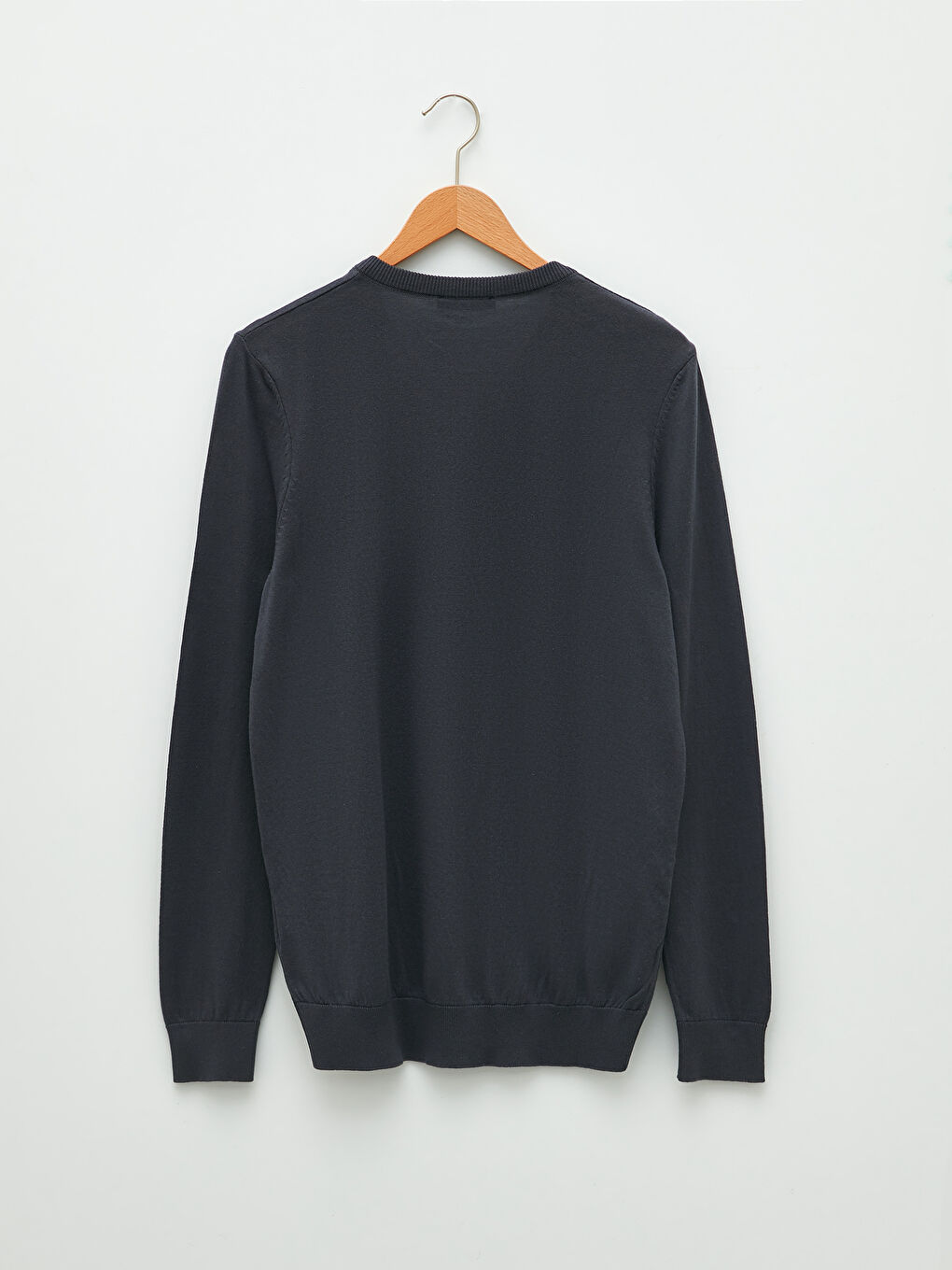 سترة تريكو بياقة على شكل حرف V وكم طويل للرجال-6