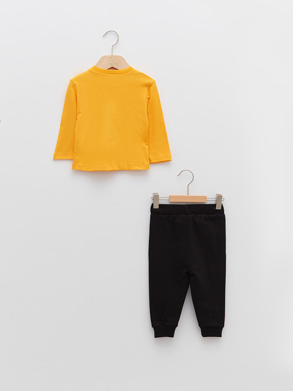 Turuncu Bisiklet Yaka Uzun Kollu Mickey Mouse Baskılı Pamuklu Erkek Bebek Sweatshirt ve Pantolon 2'li Takım-1