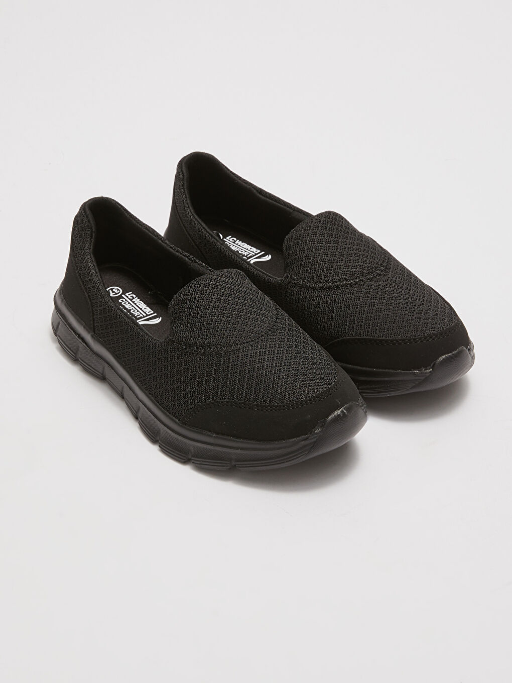 Әйелдерге арналған белсенді кроссовкалар