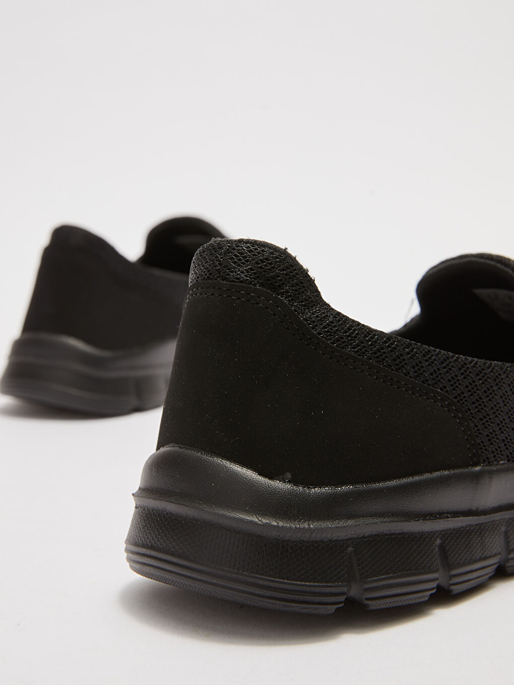 Әйелдерге арналған белсенді кроссовкалар-4