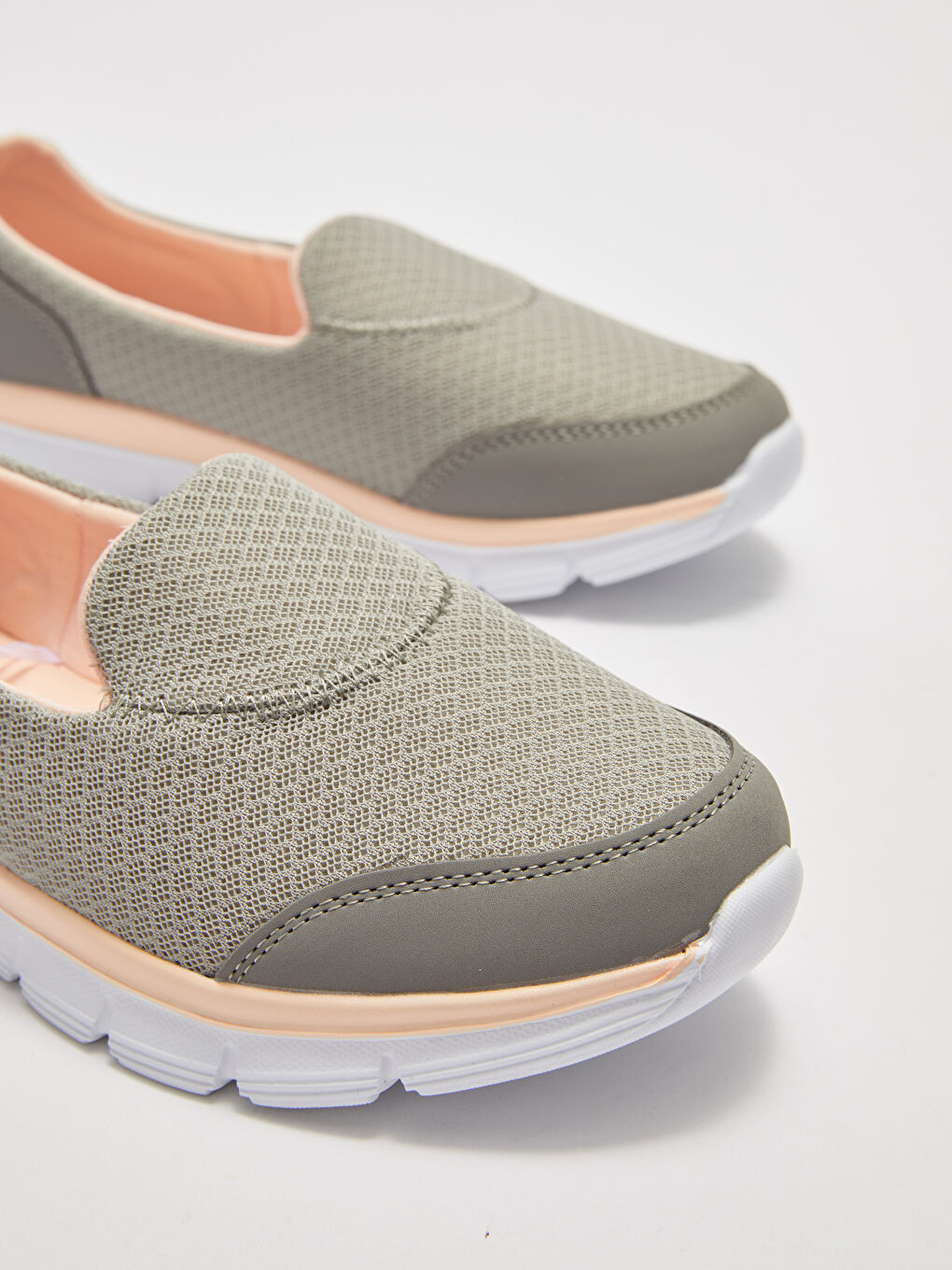 ჩაიცვი ქალებისთვის აქტიური სპორტული ფეხსაცმელი-2