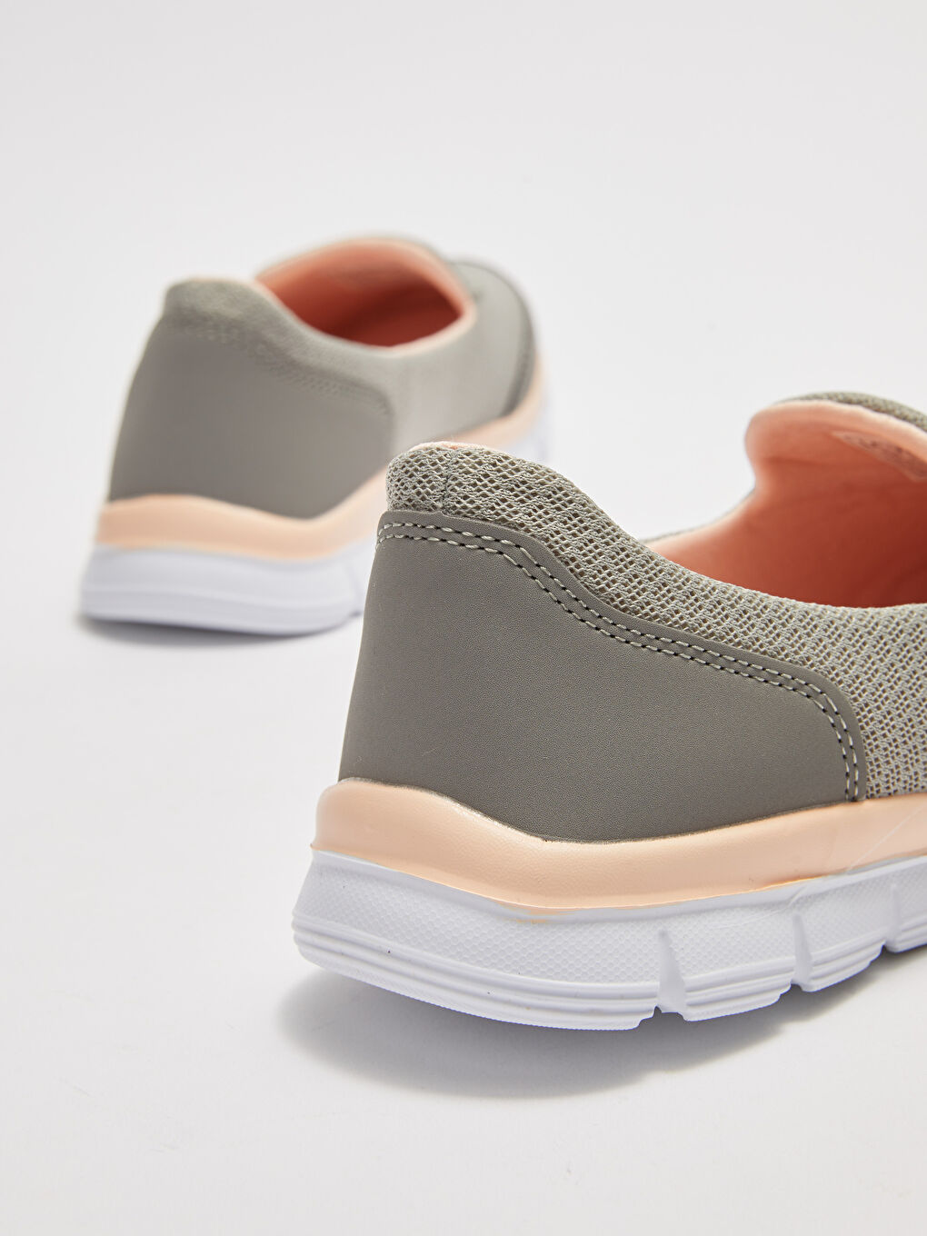 ჩაიცვი ქალებისთვის აქტიური სპორტული ფეხსაცმელი-4