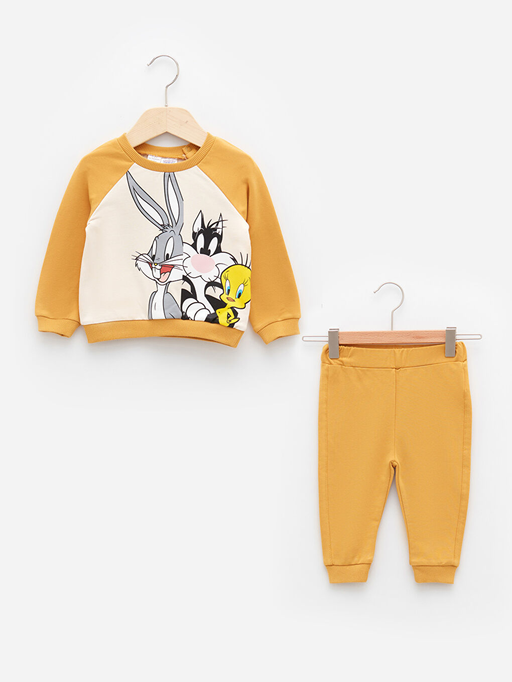 Ekru Bisiklet Yaka Uzun Kollu Bugs Bunny Baskılı Erkek Bebek Sweatshirt ve Pantolon 2'li Takım