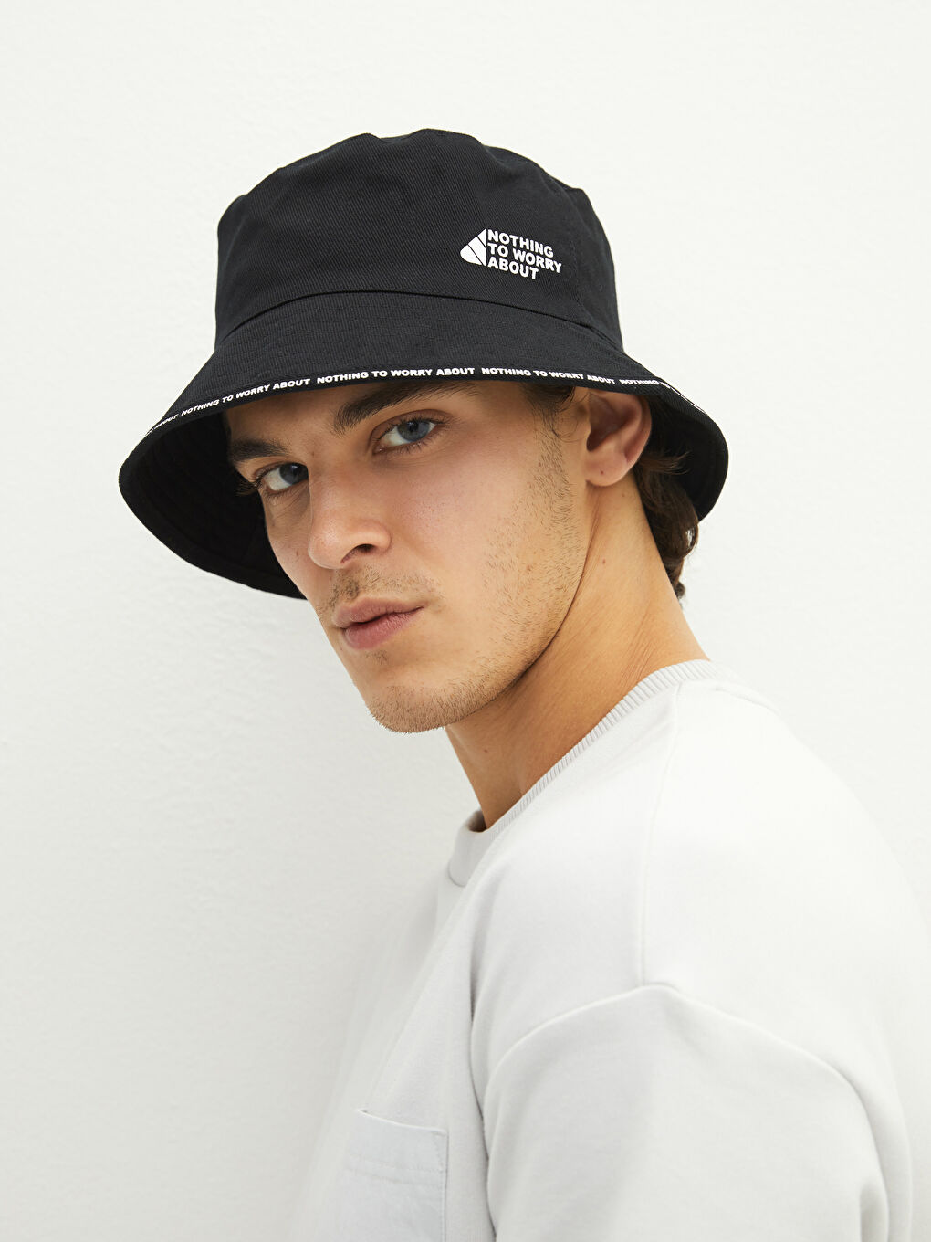 Siyah Yazı Baskılı Erkek Bucket Şapka