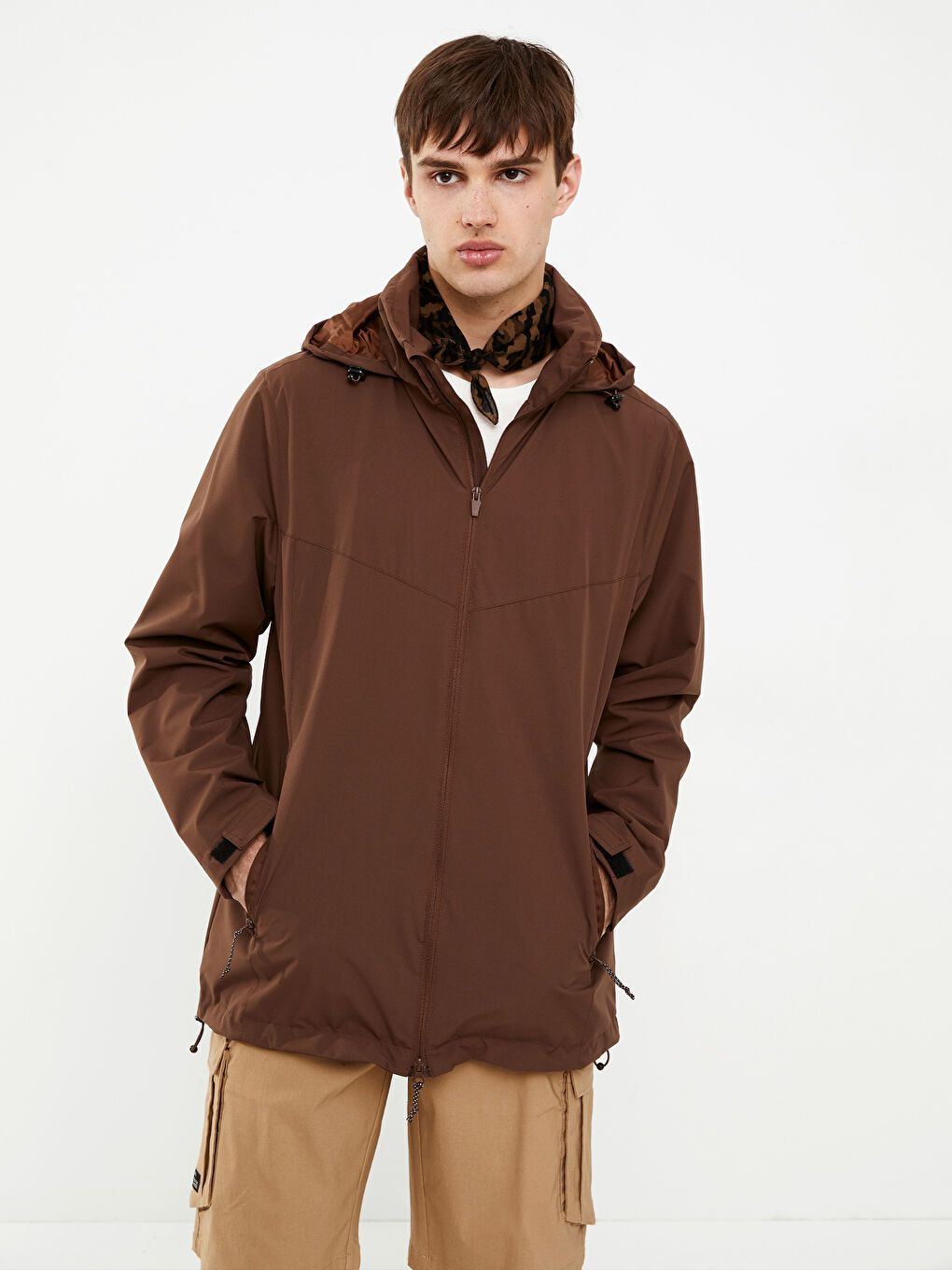 Kahverengi Standart Kalıp Kapüşonlu Erkek Yağmurluk