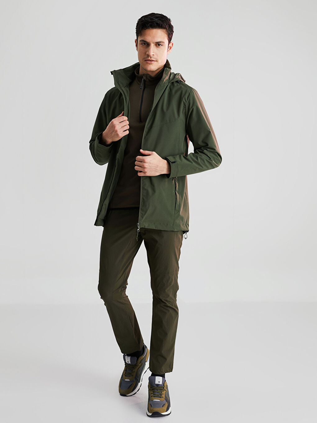 Haki Standart Kalıp Kapüşonlu Erkek Yağmurluk-3