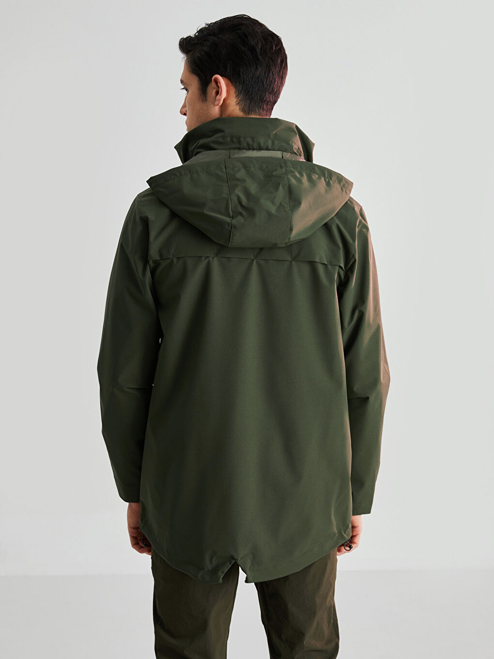 Haki Standart Kalıp Kapüşonlu Erkek Yağmurluk-4