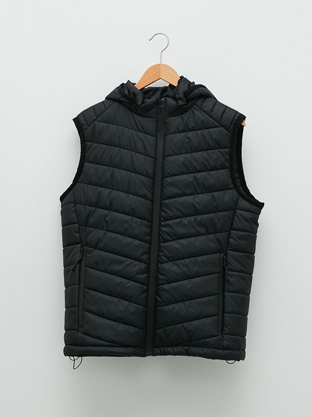 Siyah Standart Kalıp Kapüşonlu Erkek Yelek-5