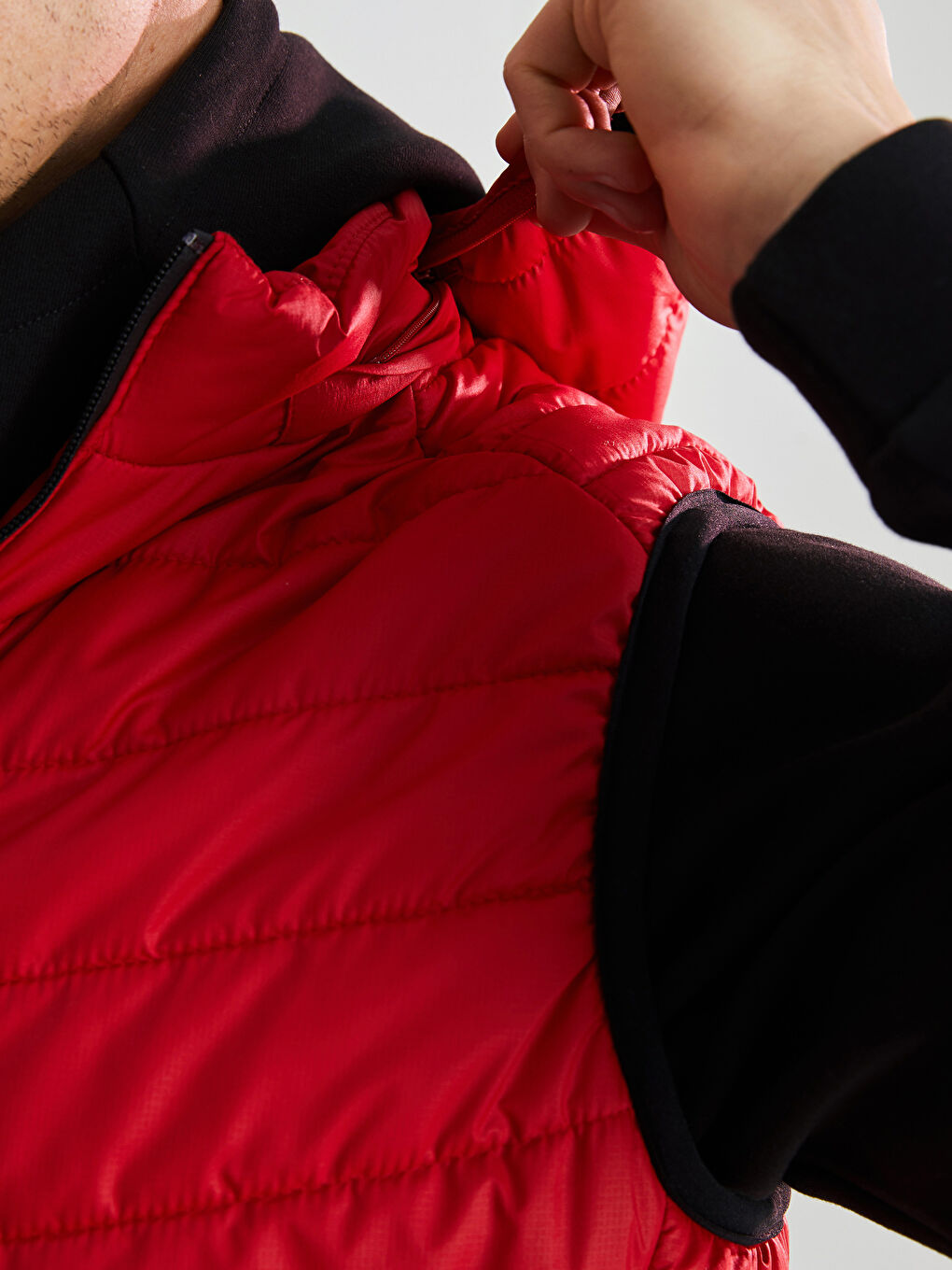 Kırmızı Standart Kalıp Kapüşonlu Erkek Yelek-4