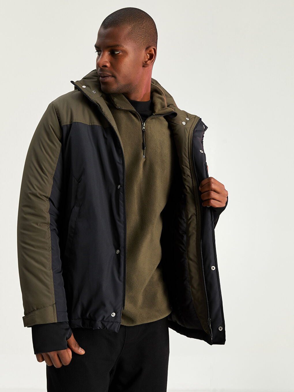 Siyah Standart Kalıp Kapüşonlu Kalın Erkek Mont-2