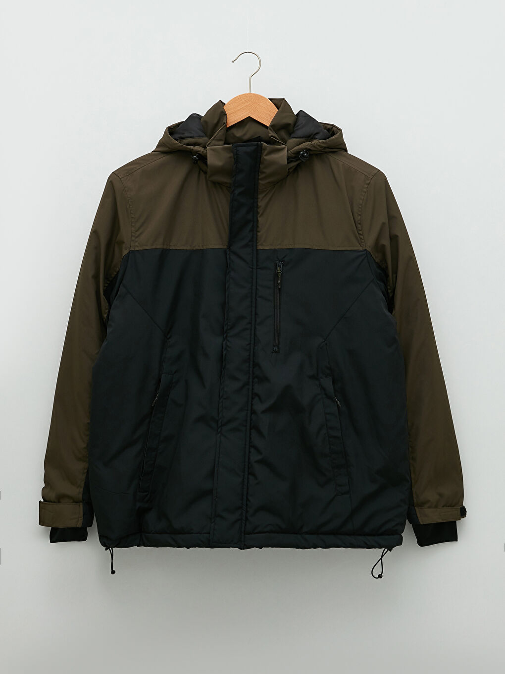 Siyah Standart Kalıp Kapüşonlu Kalın Erkek Mont-8