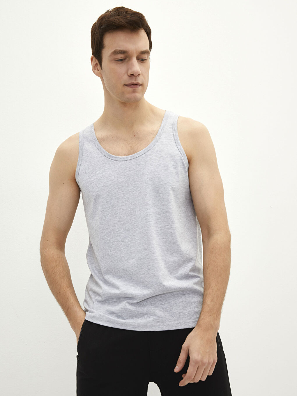 فيست رجالي قطن سادة بياقة حرف U - مجموعتين-2