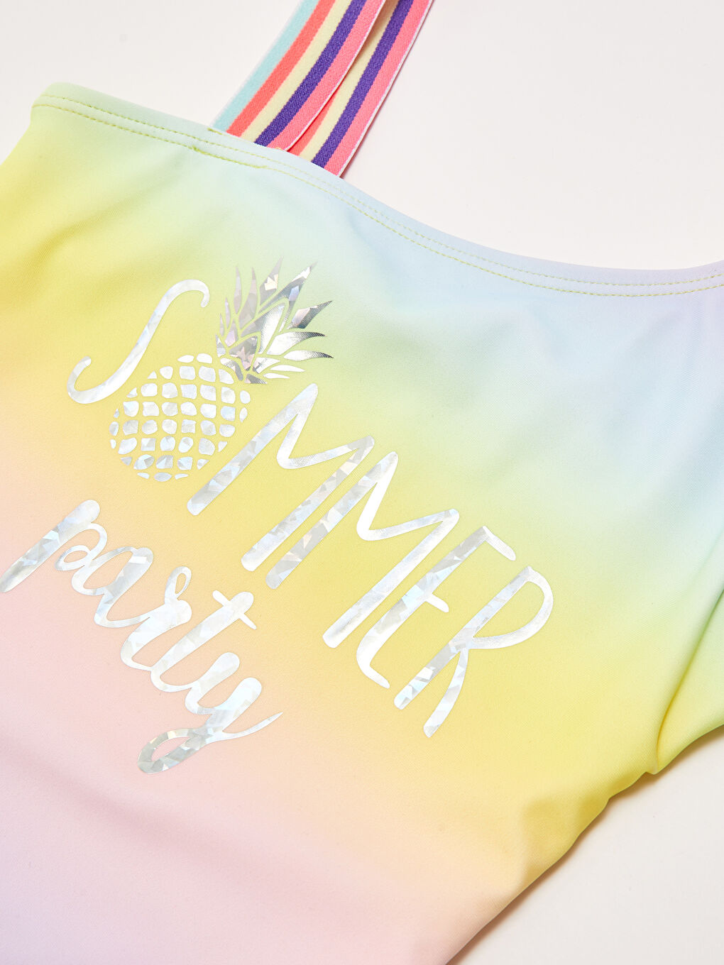 Karışık Esnek Kumaştan Baskılı Kız Çocuk Mayo-2