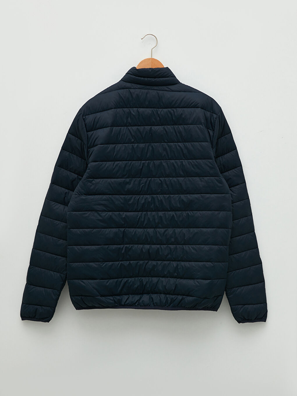 بالطو منتفخ بياقة قمع للرجال بمقاس عادي-6