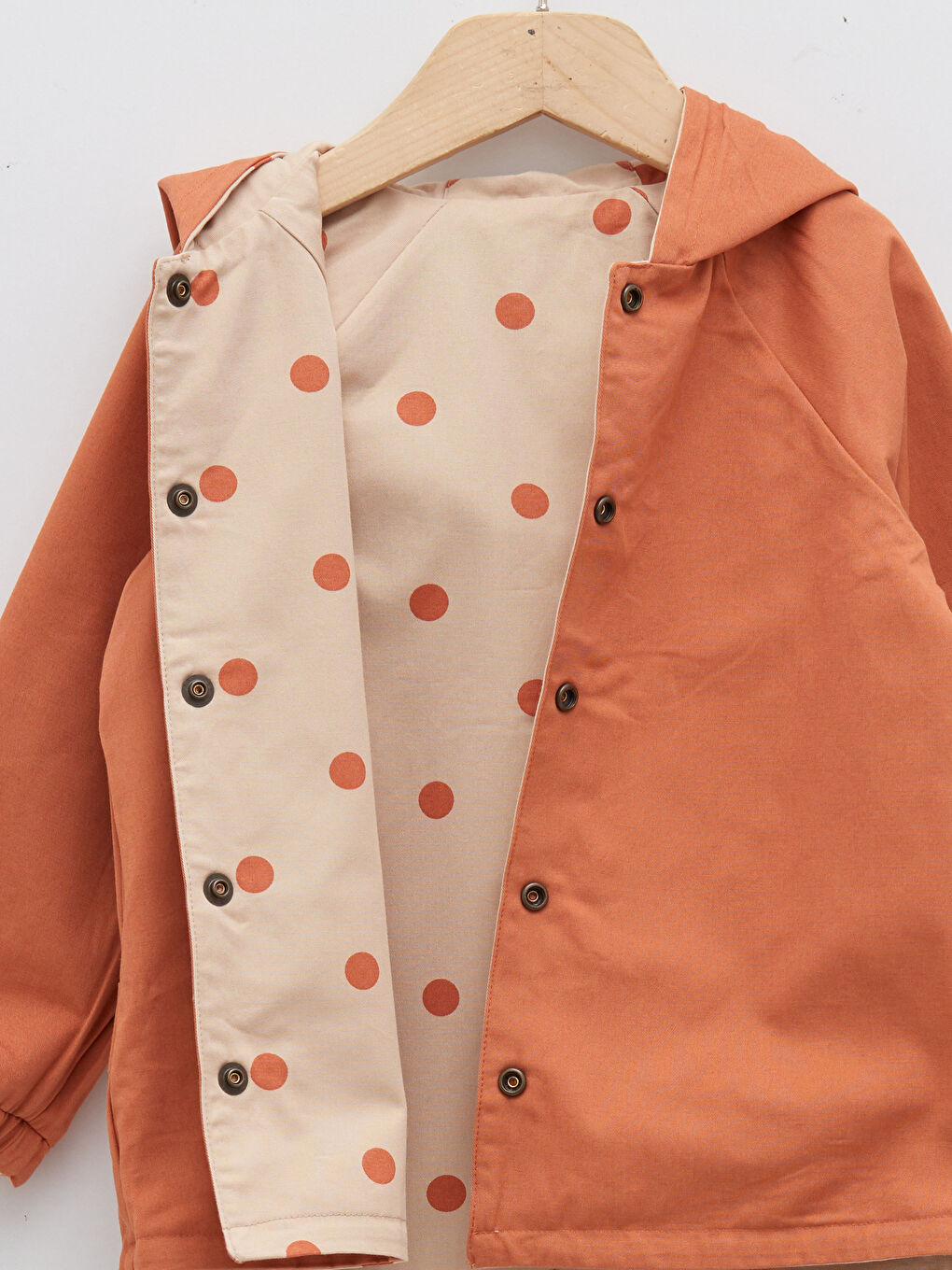 Bej Kapüşonlu Uzun Kollu Baskılı Kız Bebek Çift Taraflı Mont-8