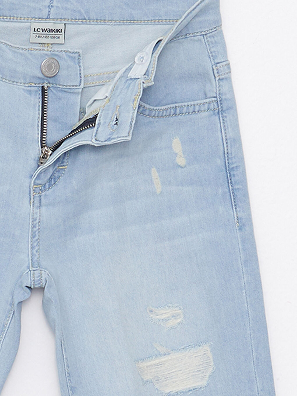 Жыртылған детальді мақтадан жасалған ұлдарға арналған джинс шорты-2