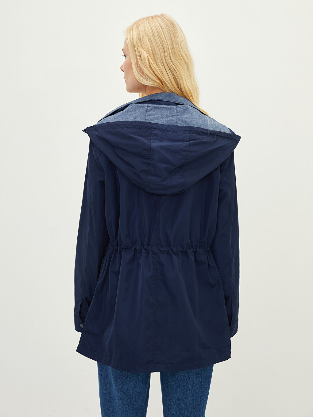 Әйелдерге арналған капюшонды ұзын жеңді қалтасы бар жаңбырға арналған күрте-5