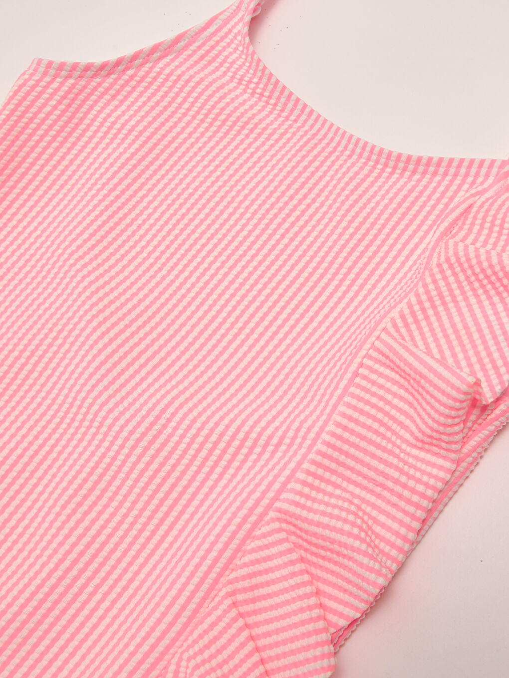 Pembe Esnek Kumaştan Fırfır Detaylı Kız Çocuk Mayo-2