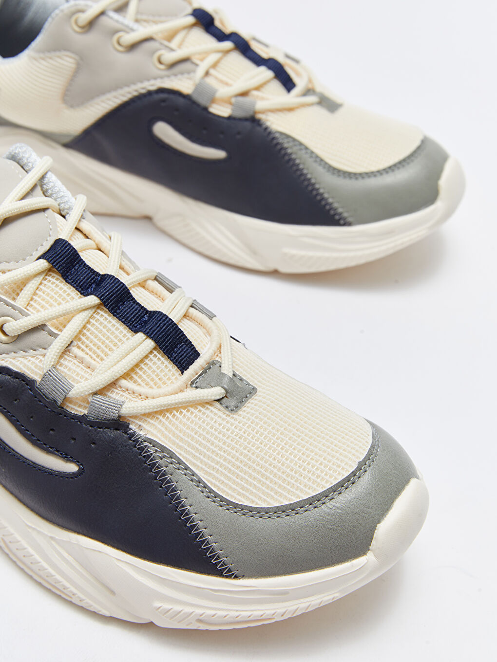 سنيكرز رياضي للرجال برباط بلوك الألوان-2