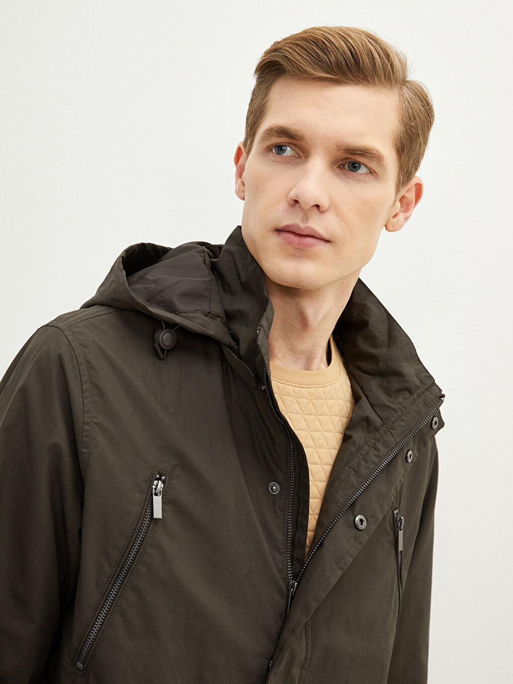 LCWAIKIKI Classic Standard Fit Hooded Thin Men's Coat -S22235Z8-QTR