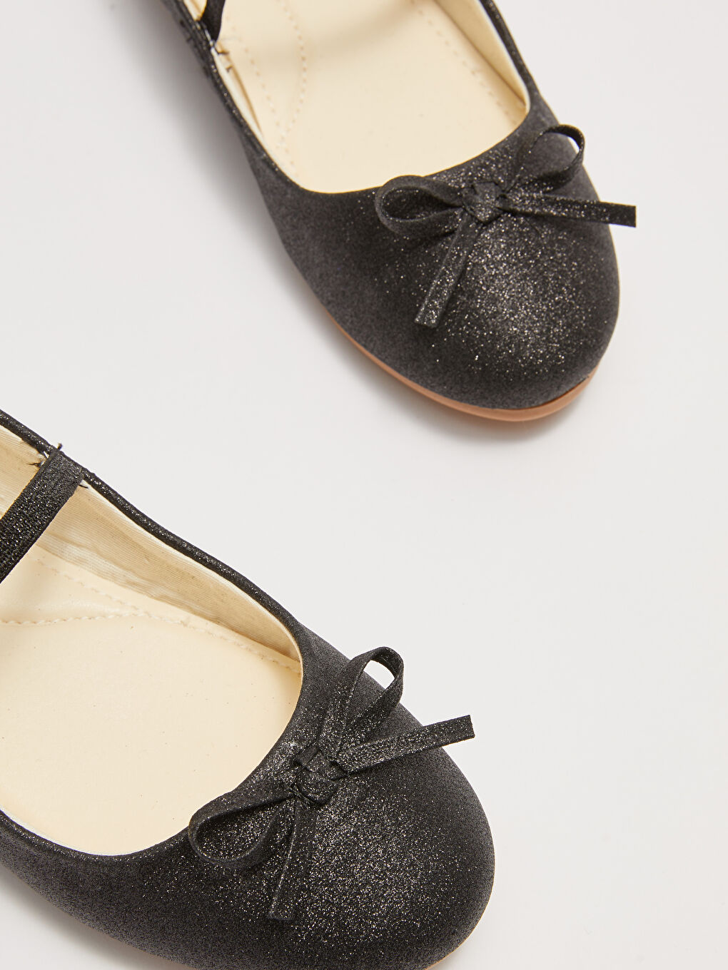 Siyah Simli Fiyonk Detaylı Lastikli Kız Çocuk Babet-2