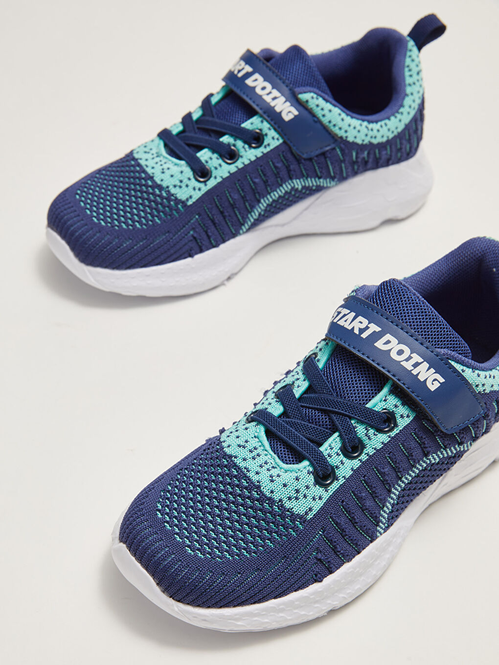 Laces and Hook-and-Loop Color Block Boys' Sports Shoes-2