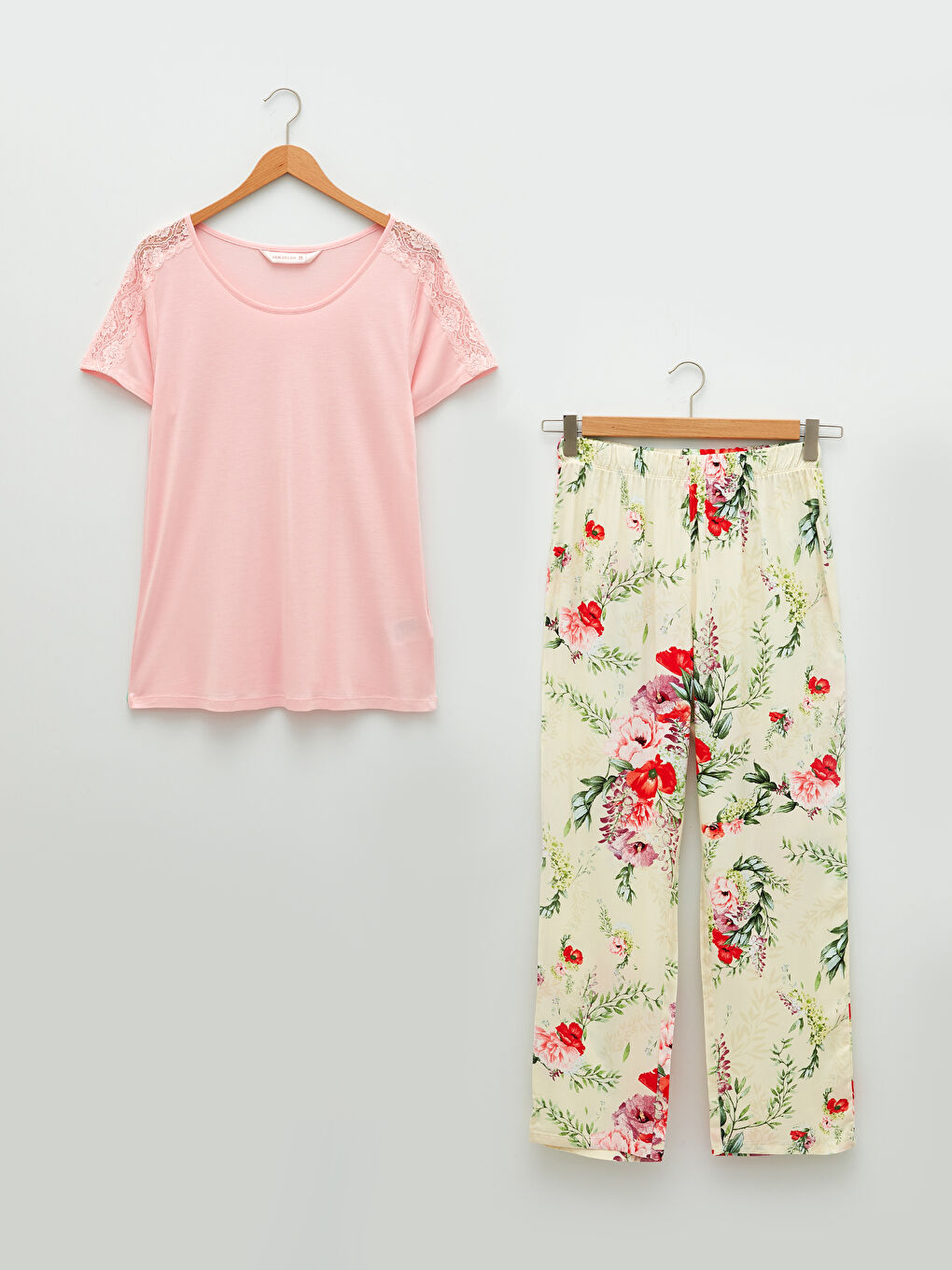 Crew Neck Floral Short Sleeve Women's Pajamas Set -S22301Z8-LRA
