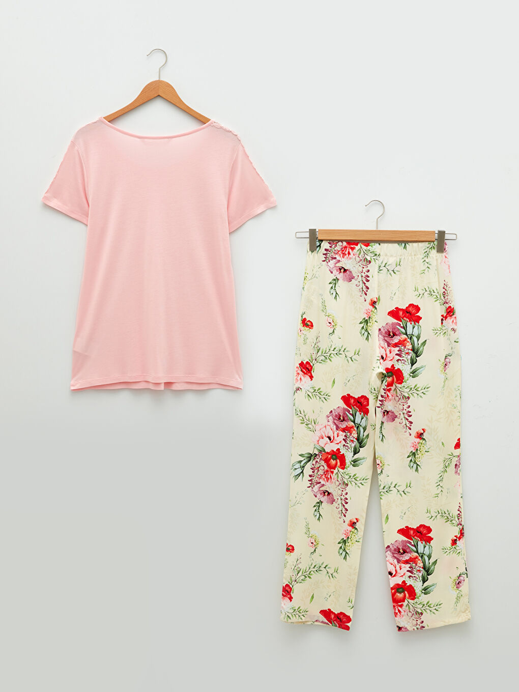 Crew Neck Floral Short Sleeve Women's Pajamas Set -S22301Z8-LRA