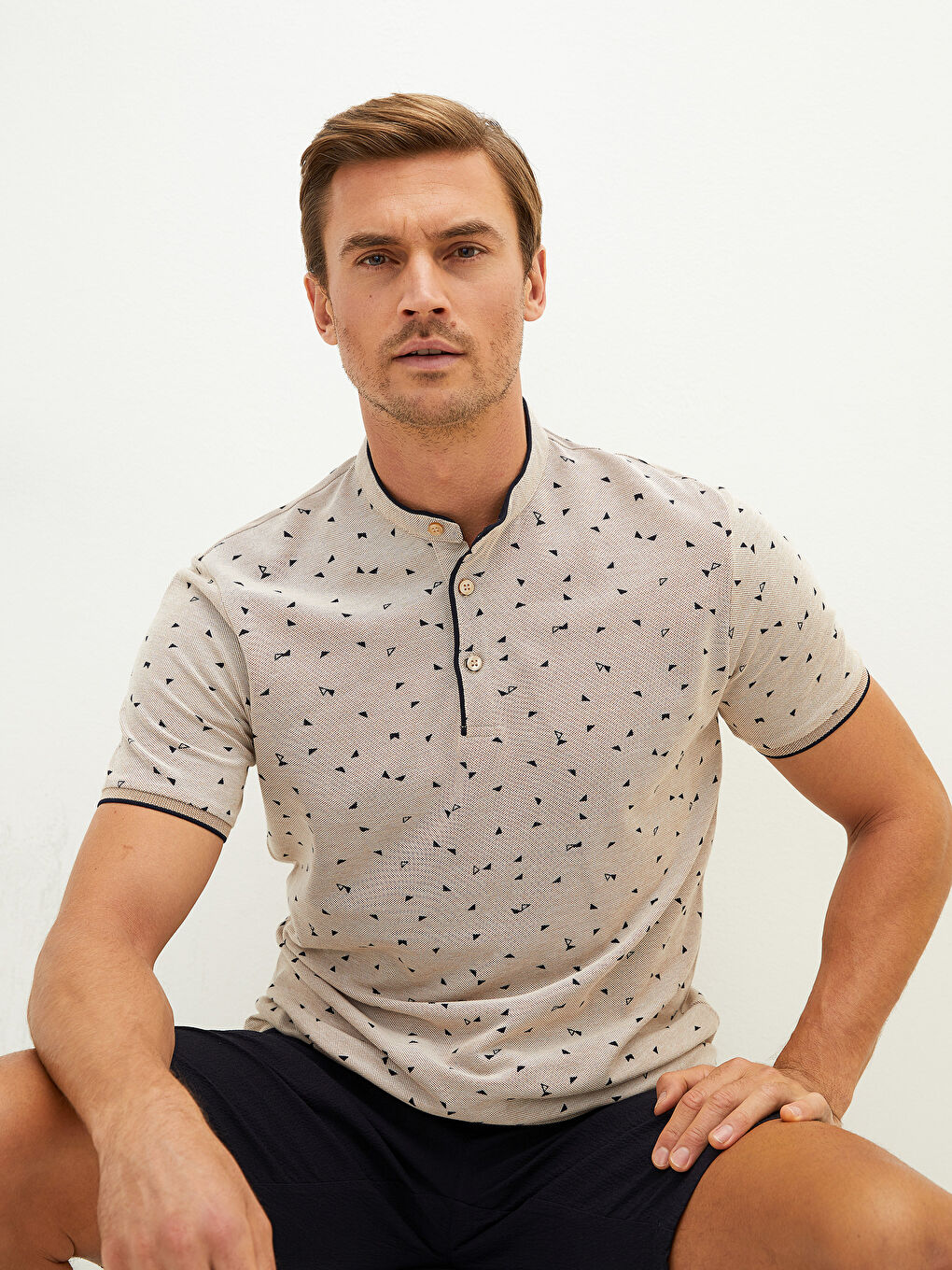 Bej Hakim Yaka Kısa Kollu Desenli Pike Erkek Tişört