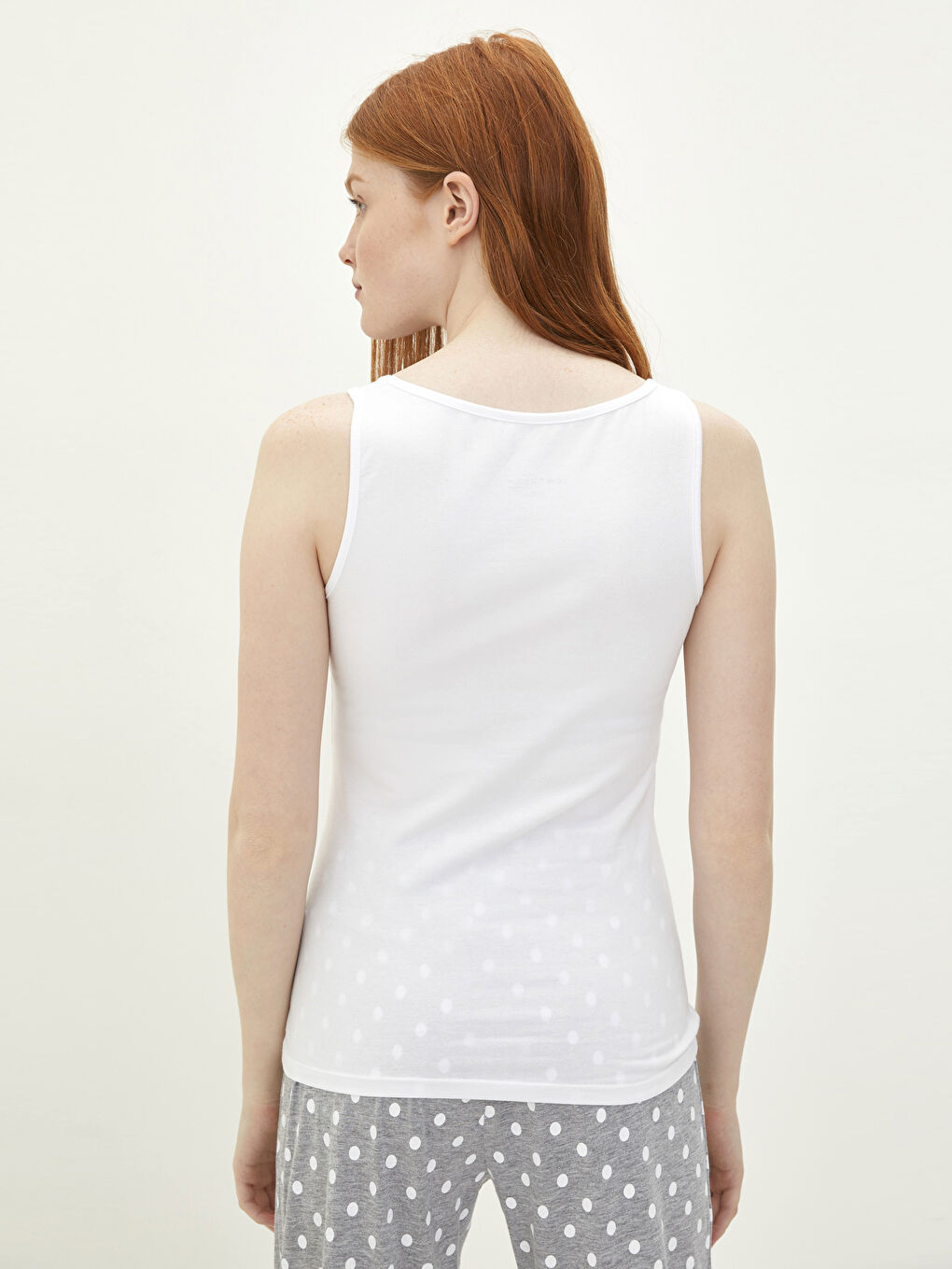 Beyaz U Yaka Düz Pamuklu Kadın Atlet-4