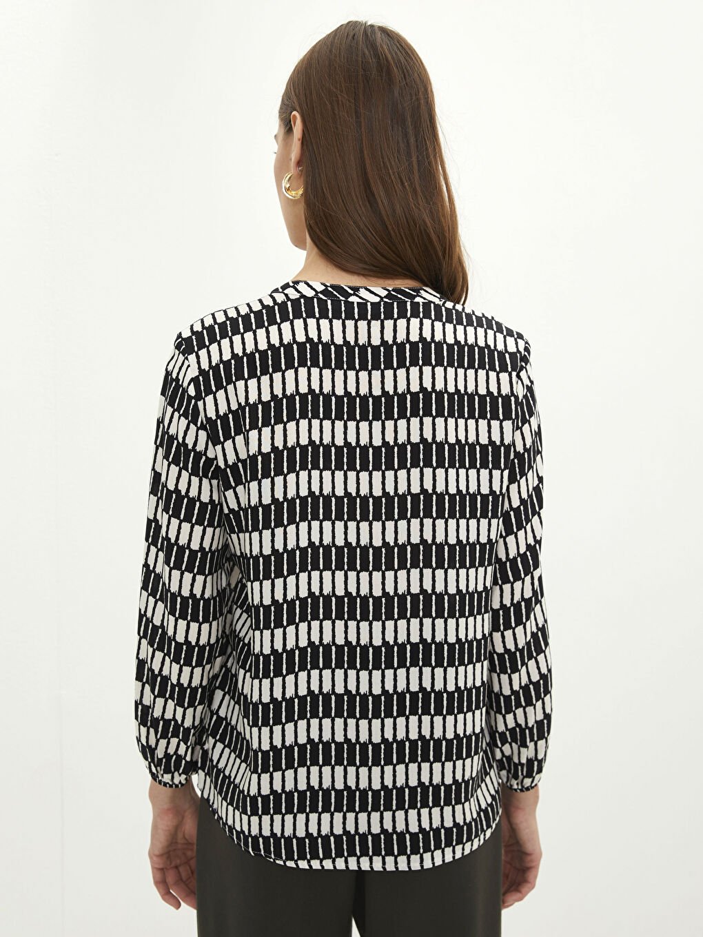 Bej Bağlamalı Yaka Desenli Uzun Kollu Viskon Kadın Bluz-4