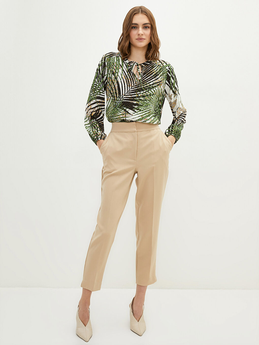 بلوزة للسيدات بأكمام طويلة وياقة مربوطة ونقشة منقوشة من قماش الفيسكوز-1