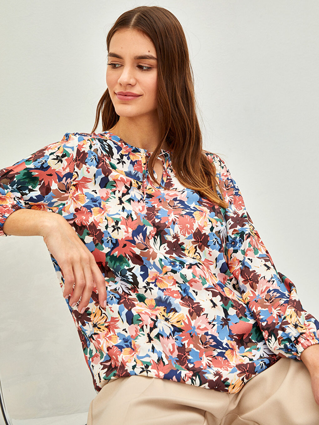 Karışık Bağlamalı Yaka Desenli Uzun Kollu Viskon Kadın Bluz