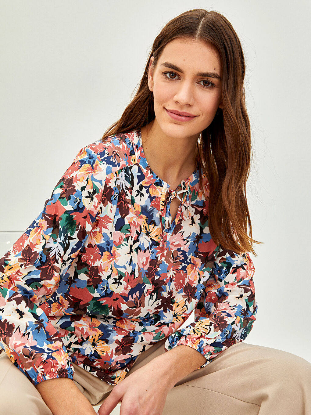 Karışık Bağlamalı Yaka Desenli Uzun Kollu Viskon Kadın Bluz-1