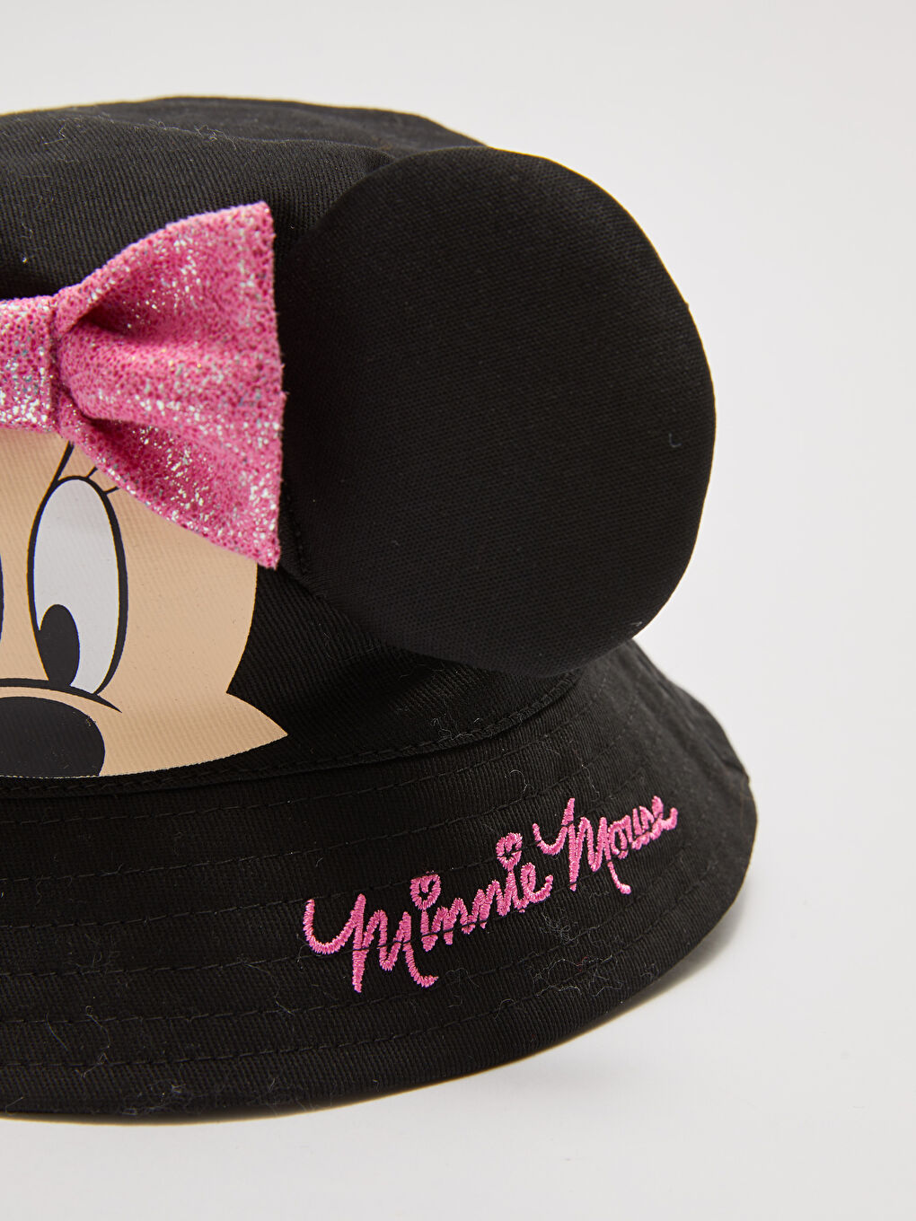 قبعة دلو للبنات بتفاصيل ثلاثية الأبعاد مرخصة من ميني ماوس-1